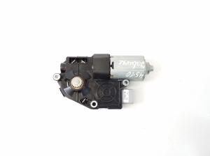 Mercedes Benz E-Class W207 (2009–2017) Schiebedachmotor A2128200008 - 3