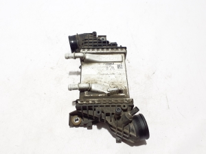 Volkswagen Transporter T6 (2015–2026) Vahejahuti radiaator 04L145749H - 2
