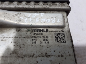 Volkswagen Transporter T6 (2015–2026) Vahejahuti radiaator 04L145749H - 3