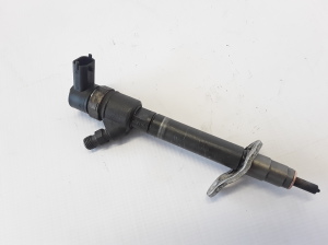  Fuel injector 