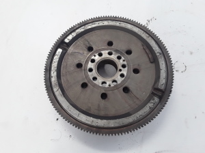  Clutch flywheel 