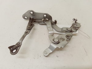 Mercedes Benz E-Class W212 (2009–2015) Hood hinge A2048800228 - 3