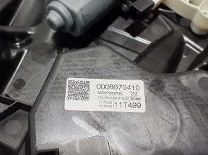 Mercedes Benz S-Class 223 (2020–2026) Esiukse aknatõstuk A2237200702 - 3