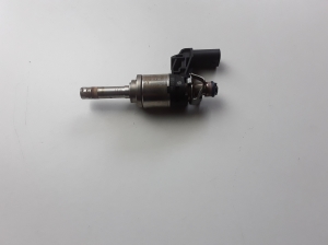 Fuel injector - 04E906036