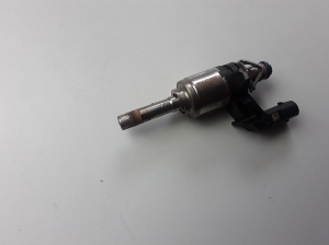 AUDI Q2 (2016–2026) Fuel injector 04E906036 - 2