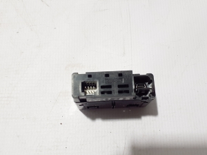 Dacia Duster P1310 (2024–2026) USB-Anschluss 284H36611R - 2