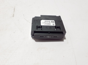 USB port - 284H36611R