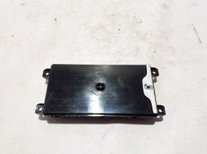 Mercedes Benz S-Class 223 (2020–2026) Telefonilaadija A2239002830 - 2