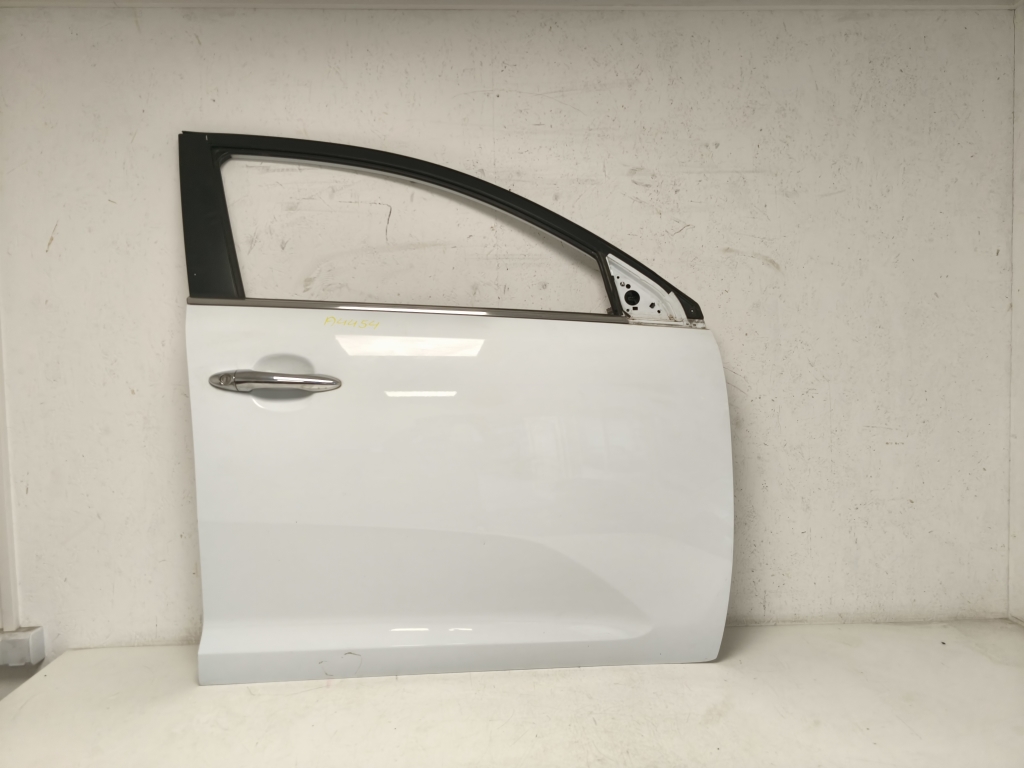 Kia Sportage (2010–2016) Front door