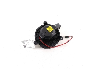 Mercedes Benz CLA-Class W118 (2019–2026) Salongi puhuri mootor A2478308400 - 2
