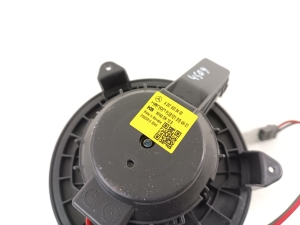 Mercedes Benz CLA-Class W118 (2019–2026) Salongi puhuri mootor A2478308400 - 4