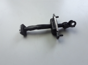 Rear side door opening limiter - 79490J9000