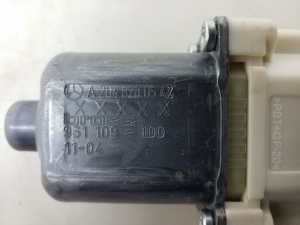 Mercedes Benz GLK-Class 204 (2008–2015) Hinterer Seitentür-Fensterhebermotor A2048200542 - 3