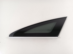 Aizmugurējā spārna sānu stikls - A1186700800