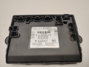 Priekšējo durvju vadības bloks - A2168707326