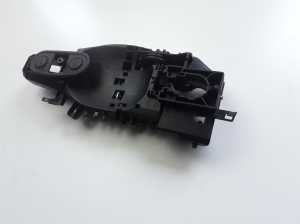 Alfa Romeo Giulia (2015–2026) Front door exterior handle bracket 50545349 - 4