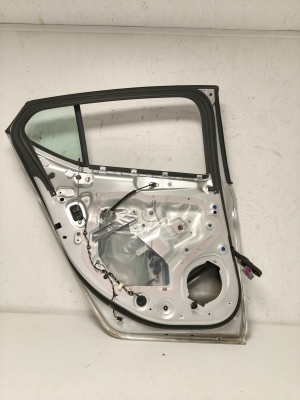 Opel Astra K (2015–2021) Rear side doors - 9