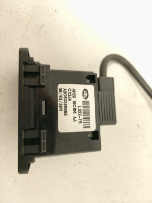 Land Rover Sport L320 (2005–2013) USB port AH2219C166AA - 3
