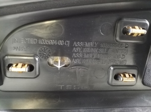 Tesla Model X X (2015–2026) Aizmugurējā ķermeņa panelis cita informācija 103599400C - 2