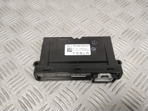Module de commande du frein de stationnement électrique - 100761800J