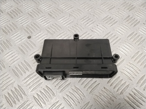 Tesla Model S S (2012–2026) Electric parking brake control module 100761800J - 4
