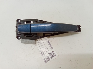 Poignée extérieure de porte arrière latérale - 13505890
