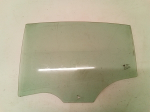 Vitre de porte latérale arrière - 43R000055