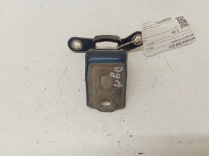 Charnière de porte latérale arrière inférieure