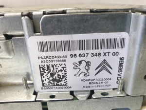 Citroen C4 Picasso (2007–2013) Radio (head unit) 96637348XT - 3