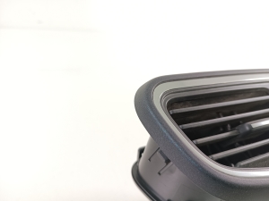 RENAULT Kadjar (2015–2026) Dashboard air vent grilles 687608790R - 3