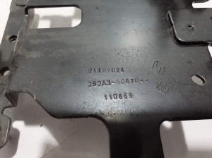 Dacia Duster P1310 (2024–2026) Sonstiger Halter 292A36067R - 4