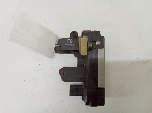 Opel Vectra C (2002–2008) Rear side door lock 24447346 - 2