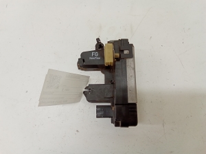 Opel Vectra C (2002–2008) Rear side door lock 24447346 - 2