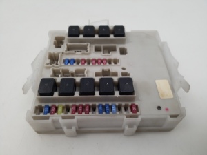  Fuse block holder under the hood 