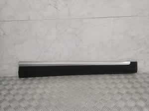 Front door molding - 10360766