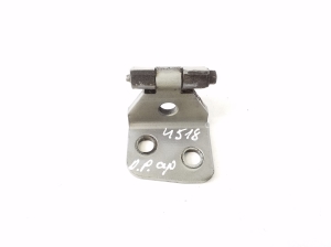 Front door lower hinge - 3422372