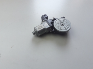 Infiniti M37 Y51 (2011–2026) Esiukse aknatõstuki mootor 807311MA0A - 2