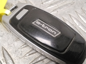 AUDI e-tron SUV (2018–2026) Aizdedzes pults 4N0959754AP - 5