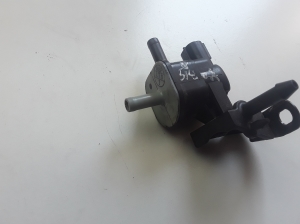 TOYOTA Yaris (2011–2020) Sonstiges Ventil 90910TC001 - 2