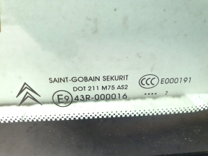 Citroen C4 Picasso (2007–2013) Aizmugurējā spārna sānu stikls 43R000016 - 2