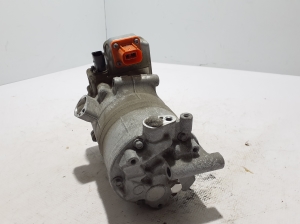 AUDI A6 C8 (2018–2025) A/C compressor 4G0816797E - 4