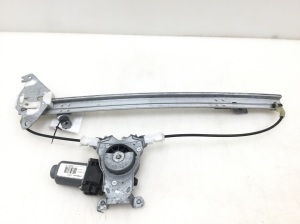 NISSAN Navara (2005–2015) Aizmugurējo sānu durvju logu pacēlājs un tā detaļas 400927B - 2