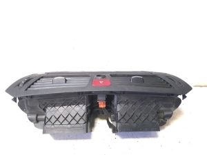 Citroen C4 Picasso (2007–2013) Dashboard air vent grilles 303845 - 3