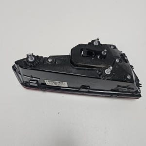 AUDI A4 B9 (2015–2026) Tagatuli tagaluugil 8W5945094G - 2