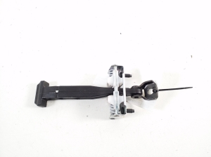 Ford Mustang Mach-E Mach-E (2020–2026) Aizmugurējo durvju atvēršanas ierobežotājs - 2