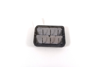 Grille d’aération d’aile arrière - 7700838358