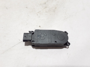 VOLVO XC40 (2017–2026) Stellmotor Kühlerlüfterklappe 31498194 - 3