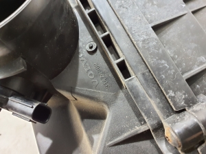 VOLVO S60 III (2018–2026) Luftfiltergehäuse 31474862 - 3