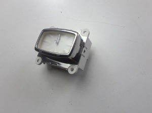 Infiniti M37 Y51 (2011–2026) Salongi kell 258101MA0A - 3