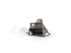RENAULT Kadjar (2015–2026) Front drive shaft bracket 397748189R - 3
